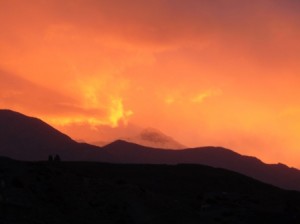 That night, nature put on a spectacular sunset to celebrate our success in crossing the La and signalled the change in the weather