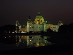 Victoria Memorial at night